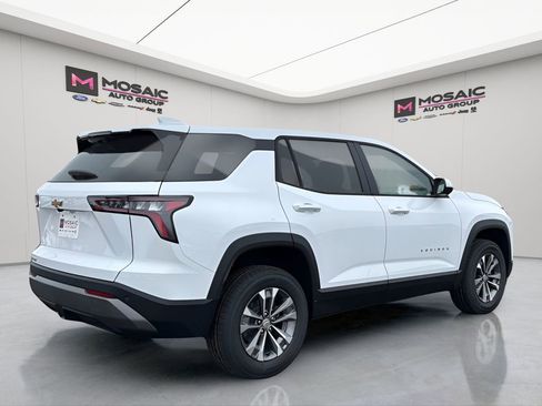 New 2026 Chevrolet Equinox LT w/ Convenience Package II image 3