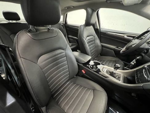 Used 2014 Ford Fusion SE w/ Equipment Group 202A image 12