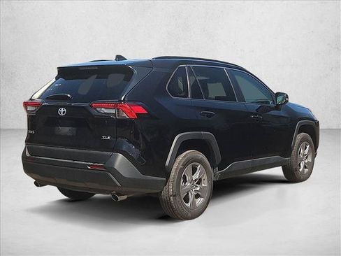 Used 2025 Toyota RAV4 XLE FWD image 5
