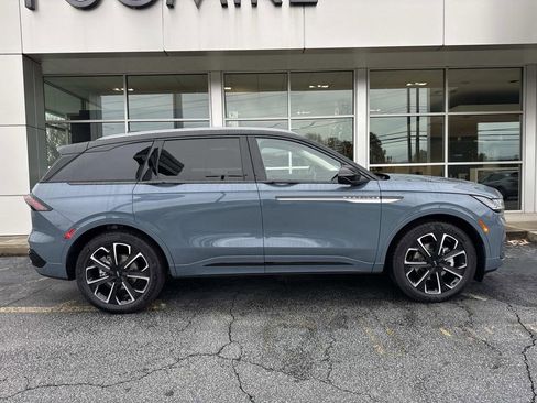 New 2026 Lincoln Nautilus Reserve image 8