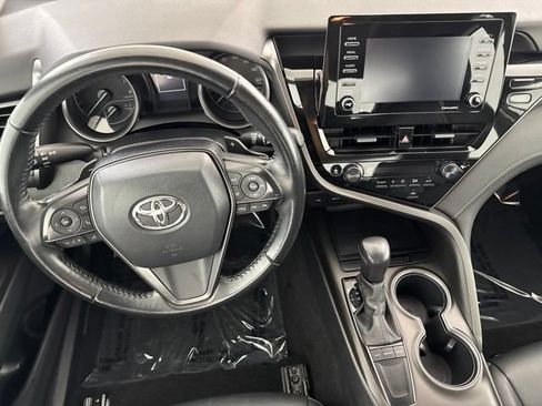 Used 2022 Toyota Camry SE FWD image 22