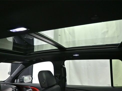 New 2026 Chevrolet Traverse RS image 16