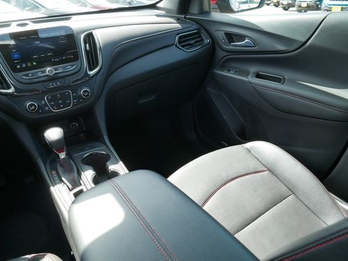 Used 2024 Chevrolet Equinox RS w/ RS Leather Package AWD/4WD image 11