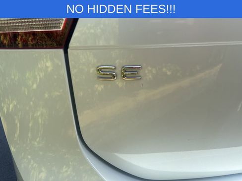 Used 2023 Volkswagen Tiguan SE image 8