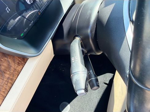 Used 2016 Tesla Model S 90D image 34