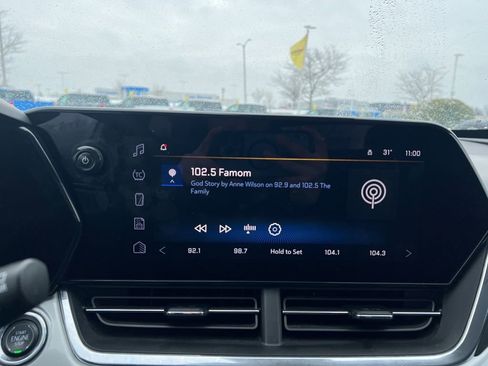 Used 2025 Chevrolet Trax LT image 18