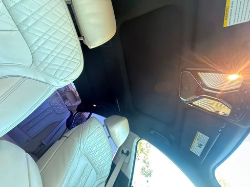 Used 2022 BMW 740i w/ M Sport Package RWD image 25