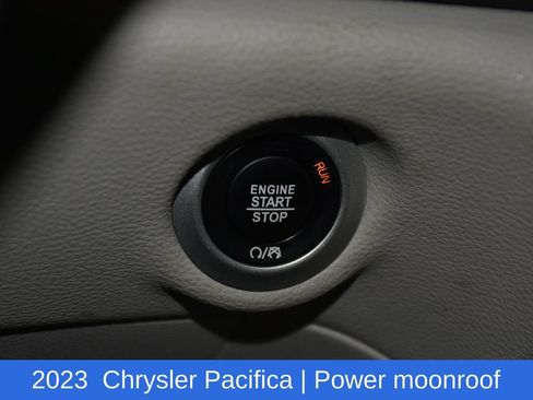 Used 2023 Chrysler Pacifica Limited FWD image 14
