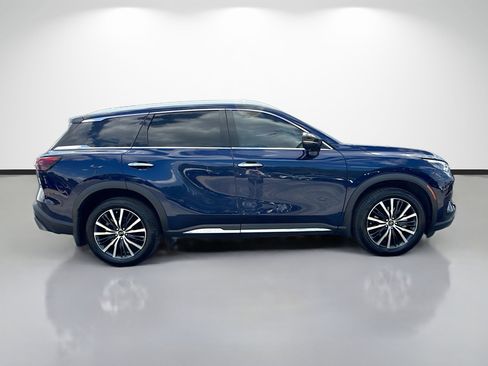 Used 2023 INFINITI QX60 Sensory w/ Vision Package AWD/4WD image 2