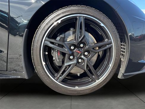 Used 2022 Chevrolet Corvette Stingray Premium Cpe w/ Z51 Performance Package RWD image 10