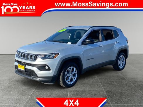 Used 2024 Jeep Compass Latitude image 1