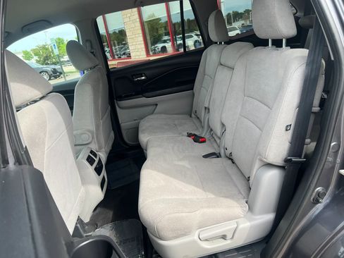 Used 2019 Honda Pilot LX image 9