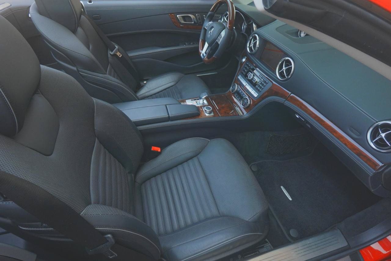 Used 2013 Mercedes-Benz SL 550 image 9