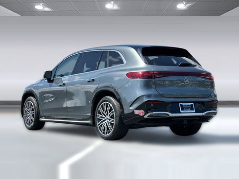 Used 2023 Mercedes-Benz EQS 580 4MATIC SUV image 3