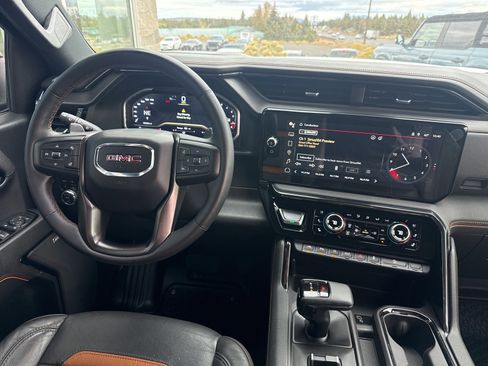 Used 2023 GMC Sierra 1500 AT4 image 18