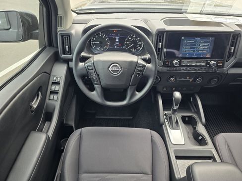 Used 2025 Nissan Frontier S image 14