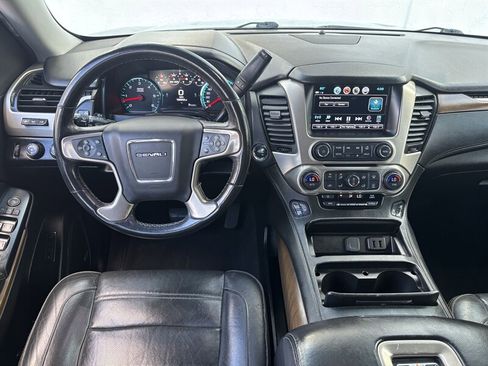 Used 2019 GMC Yukon XL Denali image 22