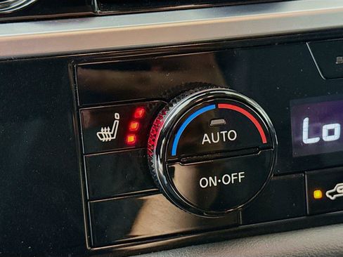 Used 2025 Nissan Pathfinder SV AWD/4WD image 16