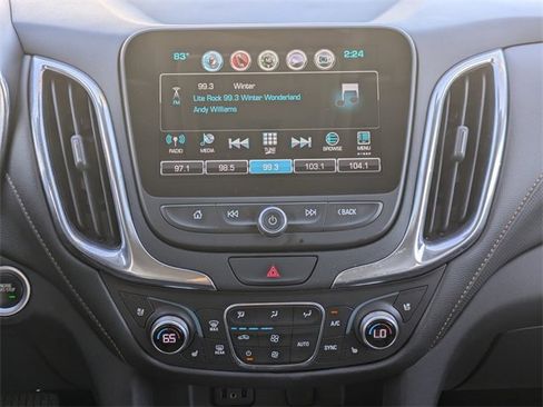 Used 2018 Chevrolet Equinox Premier image 22