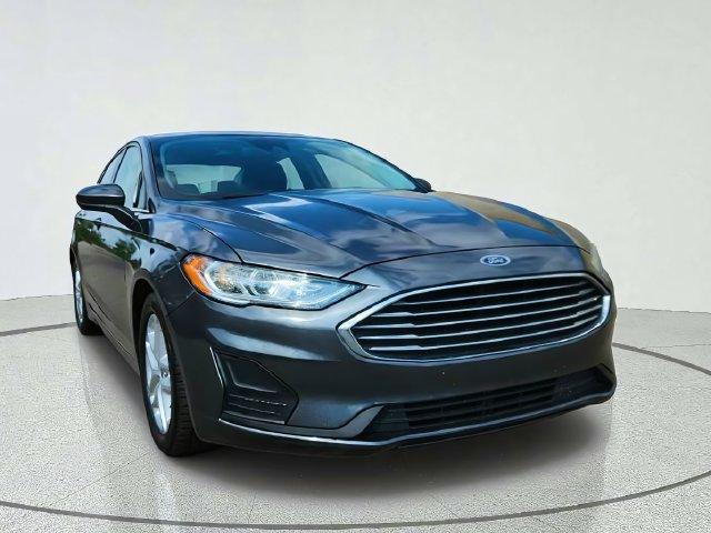 Used 2019 Ford Fusion SE FWD image 1