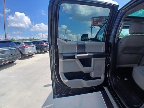 Used 2016 Ford F150 XLT w/ Equipment Group 302A Luxury AWD/4WD image 18