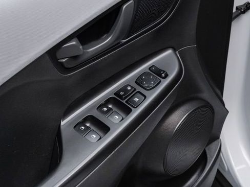 Used 2021 Hyundai Kona SE image 46