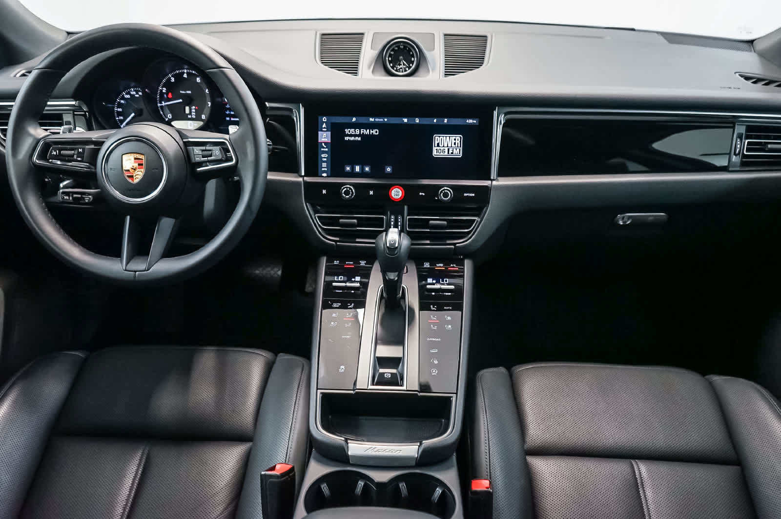Certified 2026 Porsche Macan AWD/4WD image 18