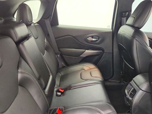 Used 2021 Jeep Cherokee Limited AWD/4WD image 23