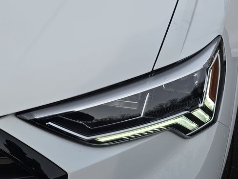 New 2025 Audi Q3 2.0T Premium image 31