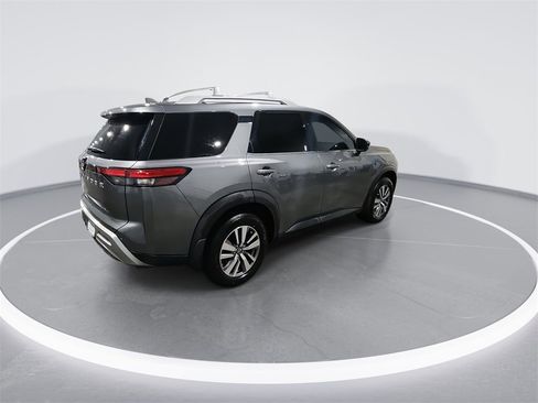 Used 2022 Nissan Pathfinder SL image 8