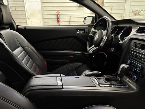 Used 2014 Ford Mustang GT Premium w/ Comfort Package RWD image 26