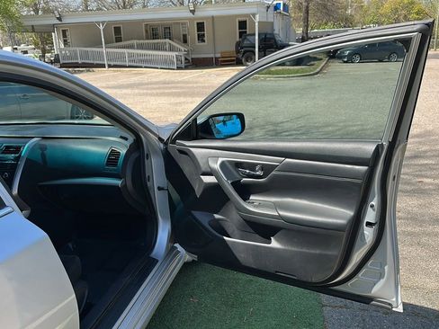 Used 2015 Nissan Altima 2.5 S w/ Power Driver Seat Package image 24