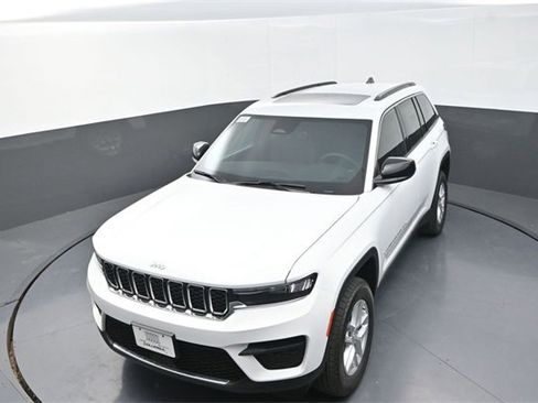 New 2025 Jeep Grand Cherokee Laredo X image 11
