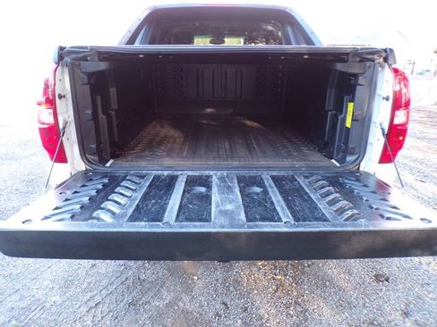 Used 2010 Chevrolet Avalanche LT w/ Suspension Package, Off-Road image 7