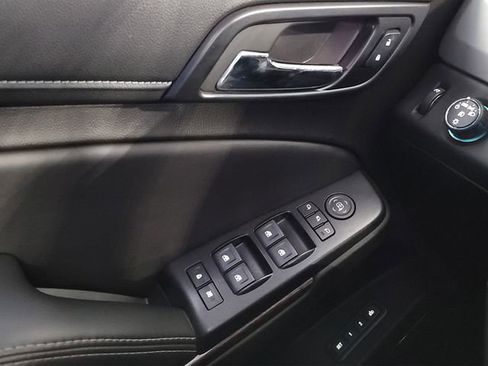 Used 2018 GMC Yukon SLT w/ Open Road Package AWD/4WD image 31