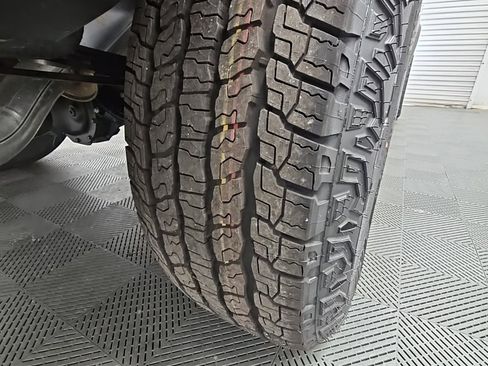 New 2026 GMC Canyon Elevation w/ Convenience Package image 49