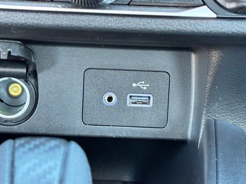 Certified 2025 Nissan Versa SV image 26