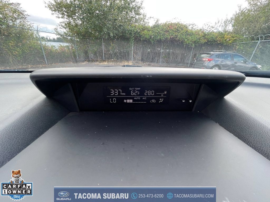 Used 2020 Subaru Crosstrek 2.0i Premium AWD/4WD image 23