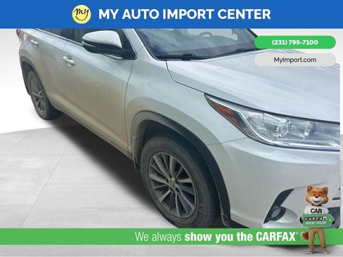 Used 2019 Toyota Highlander XLE AWD/4WD image 9