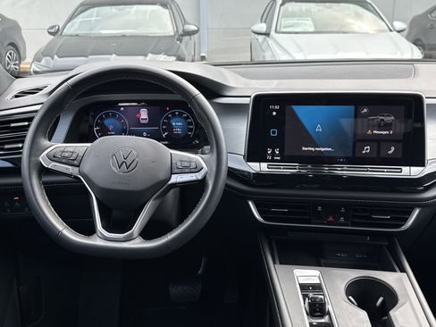 Used 2024 Volkswagen Atlas Cross Sport SE FWD image 7