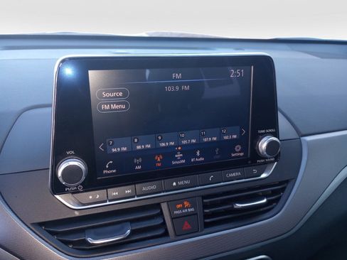 Used 2024 Nissan Altima 2.5 SR image 17