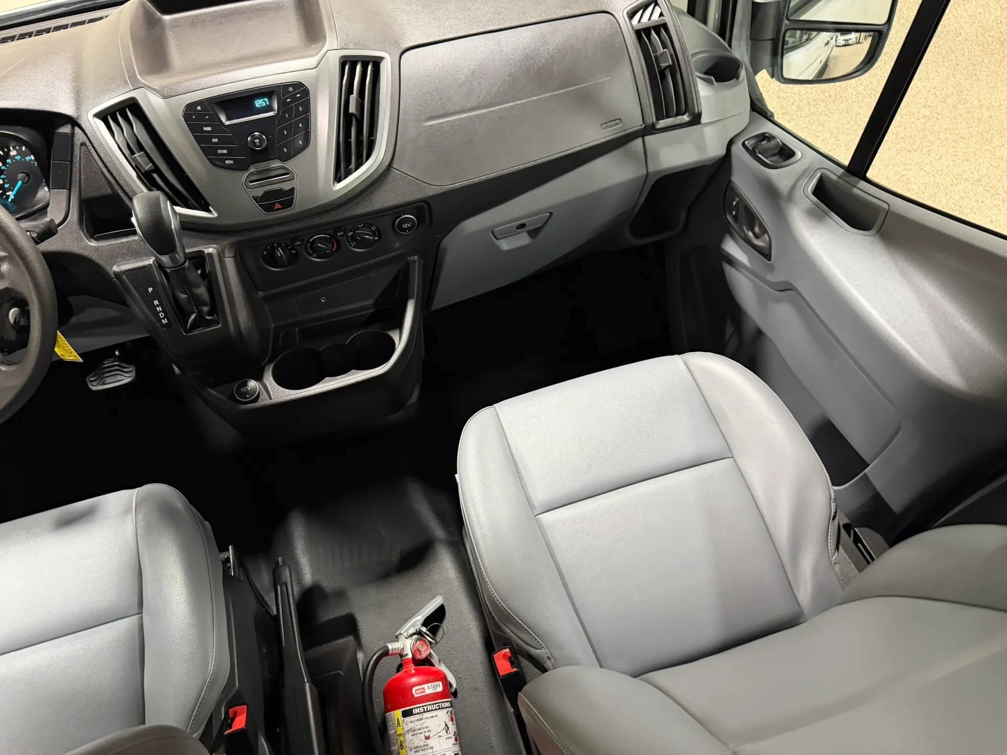 Used 2018 Ford Transit 150 XL RWD image 44
