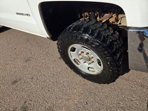 Used 2015 Chevrolet Silverado 2500 W/T AWD/4WD image 12