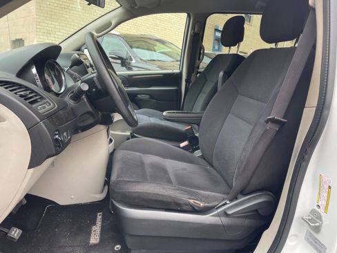 Used 2015 Dodge Grand Caravan SE w/ Quick Order Package 29E SE image 9