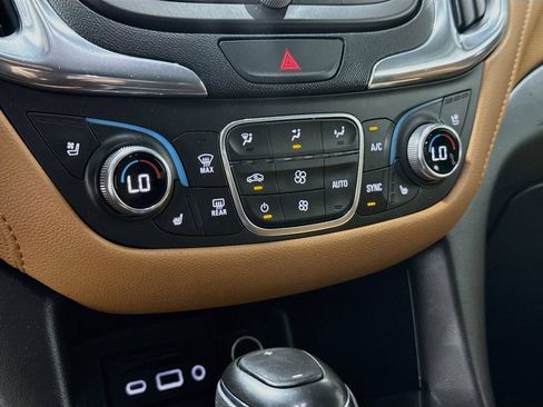 Used 2020 Chevrolet Equinox Premier FWD image 16