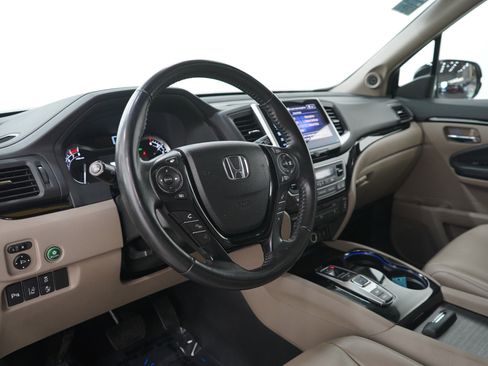 Used 2016 Honda Pilot Touring image 29