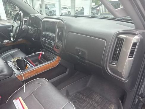 Used 2018 Chevrolet Silverado 1500 High Country AWD/4WD image 11