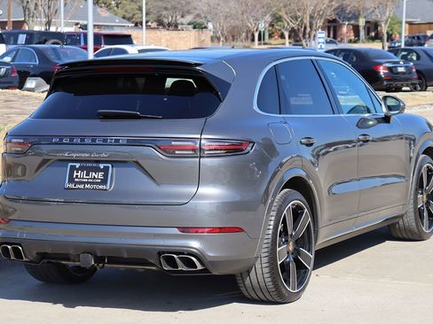 Used 2020 Porsche Cayenne Turbo image 10