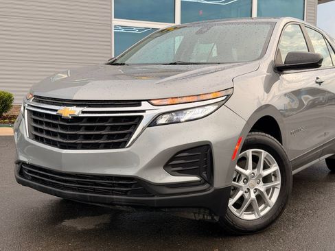 Used 2023 Chevrolet Equinox LS AWD/4WD image 4