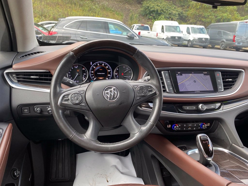 Used 2018 Buick Enclave Avenir w/ Avenir Technology Package AWD/4WD image 13